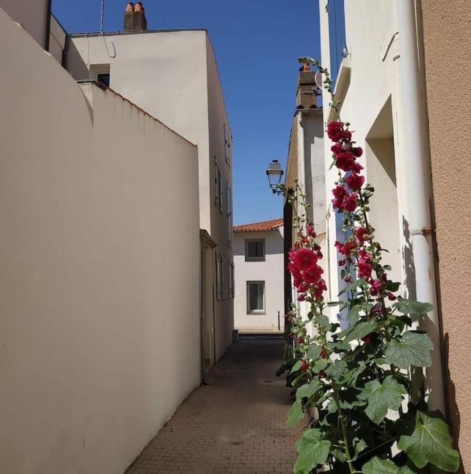 Sunny Studio Terrasse, Hypercentre La Plage A 2 Pas ! Les Sables-d'Olonne Bagian luar foto